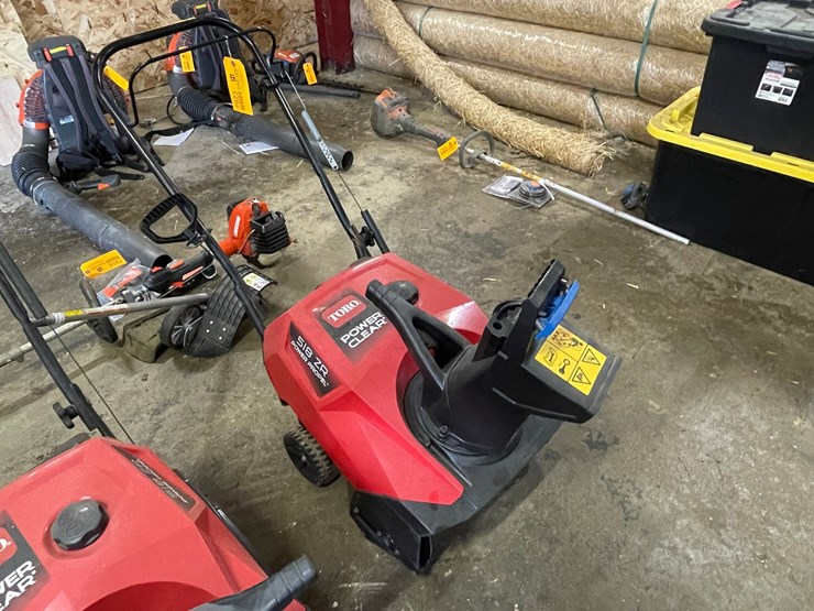 #7923-•-toro-518-zr-snow-blower-image-1