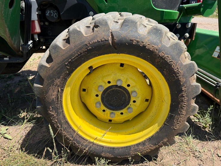 john-deere-3032e-image-74