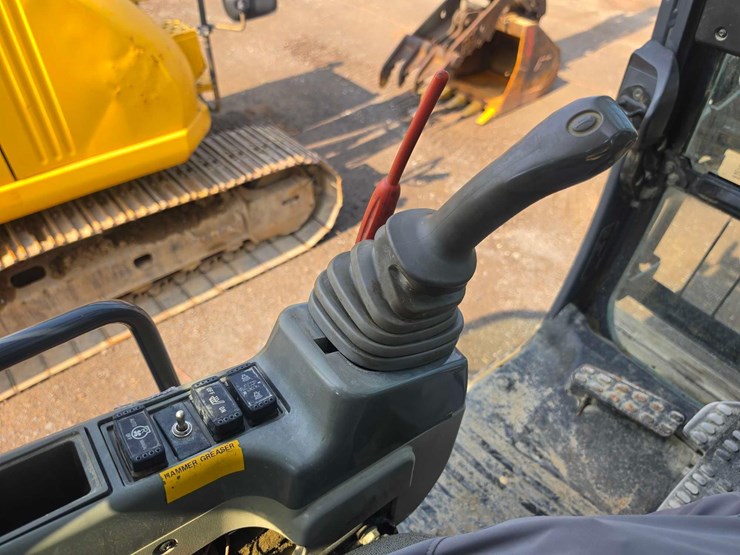 deere-350g-lc-image-29