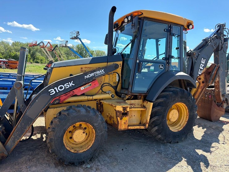 john-deere-310-image-2