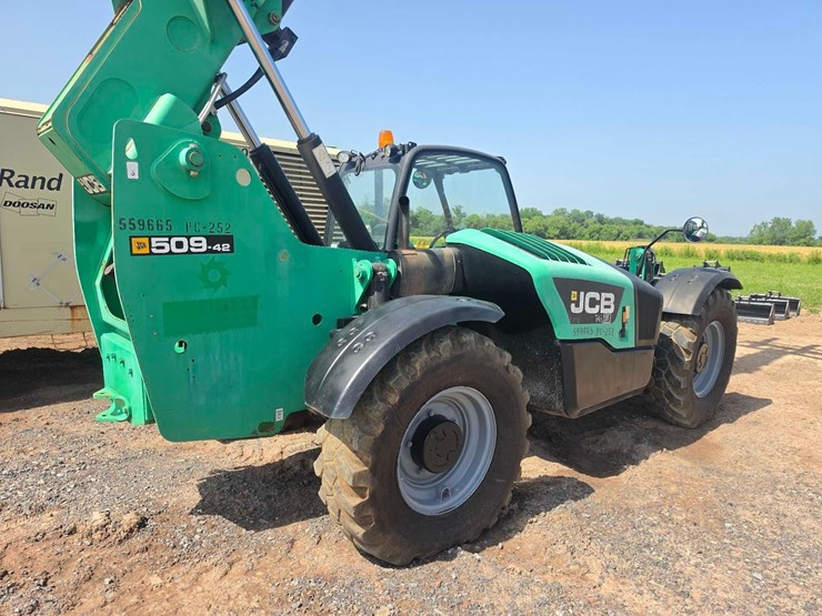 jcb-509-42-image-4
