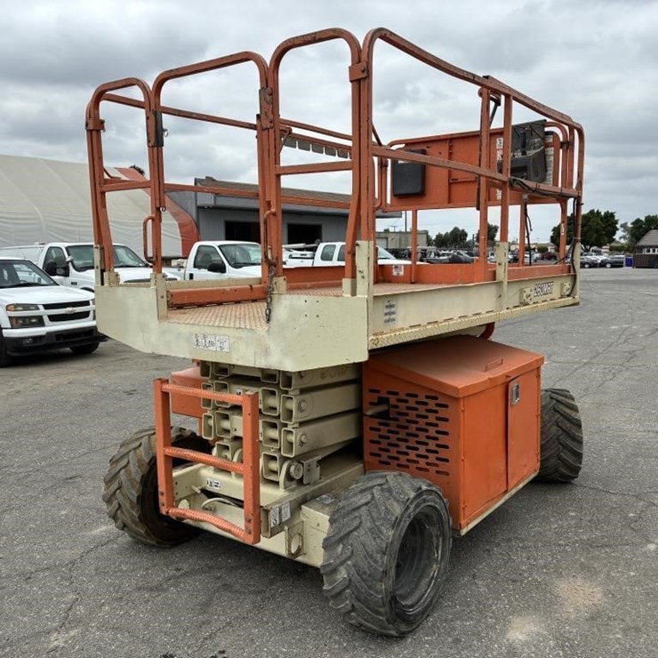 2002 JLG 260MRT