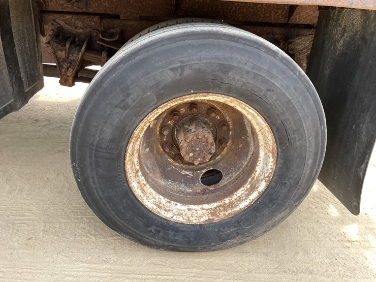 #204-•-1988-international-straight-truck-(has-wi-title)-image-113