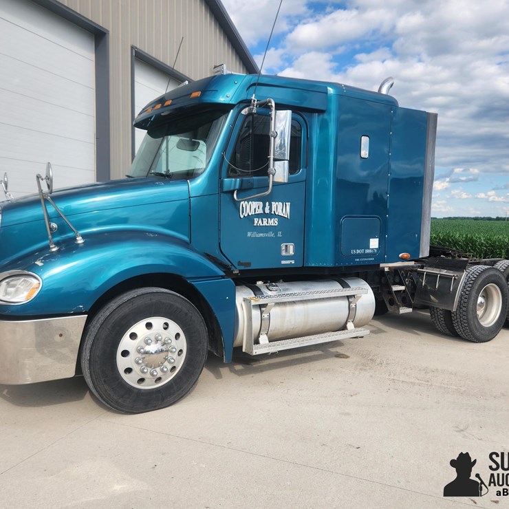 2001 Freightliner Columbia Sleeper Truck Tractor