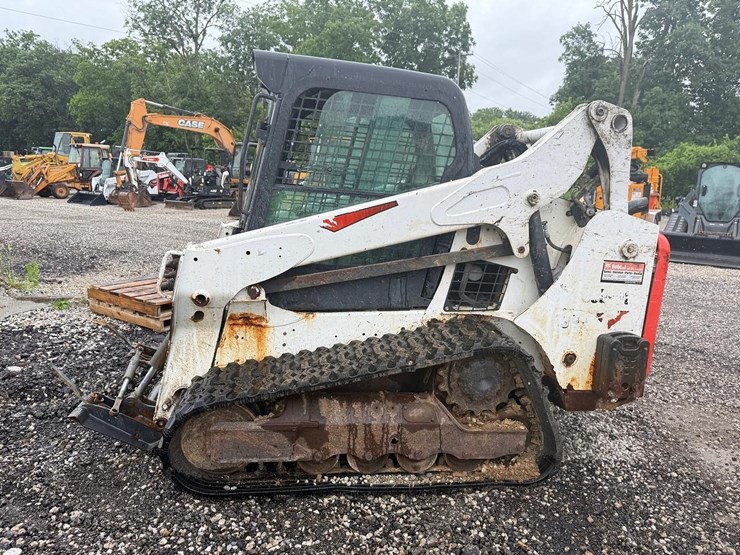 2020-bobcat-t595-image-31