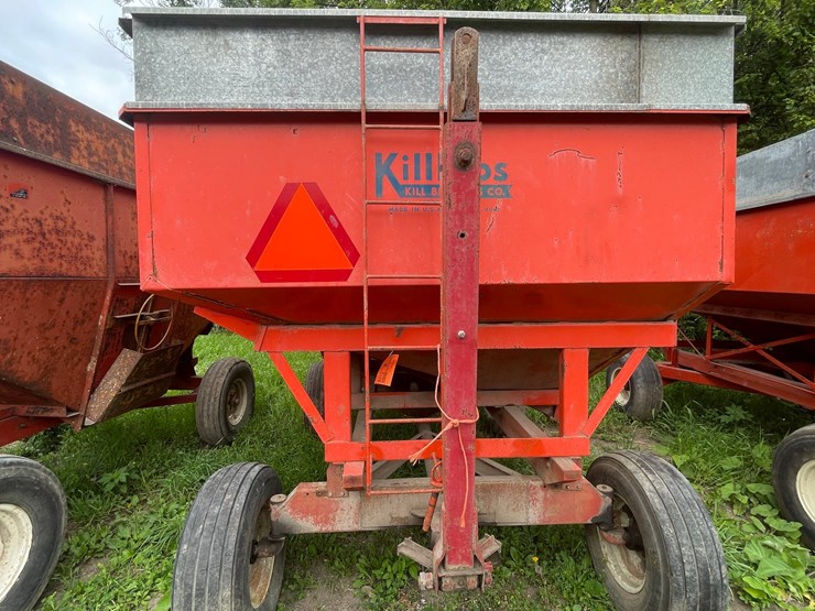 #8312-•-forage-king-73-10-feed-wagon-gravity-box-image-14
