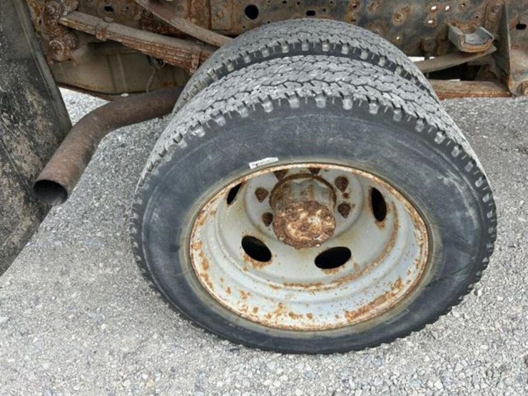 2002-ford-f550-image-62