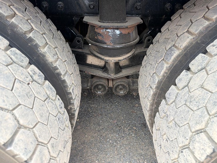 2016-kenworth-t880-image-11