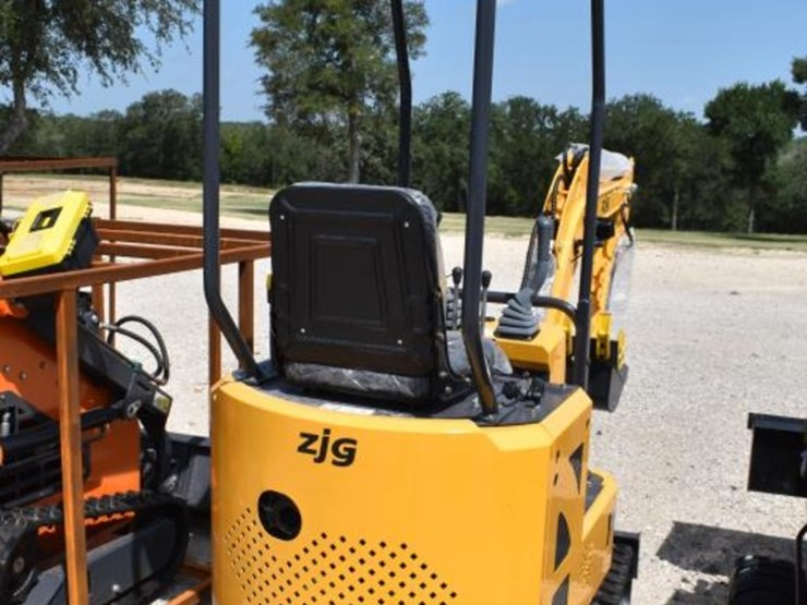 zj-12-mini-excavator-image-6