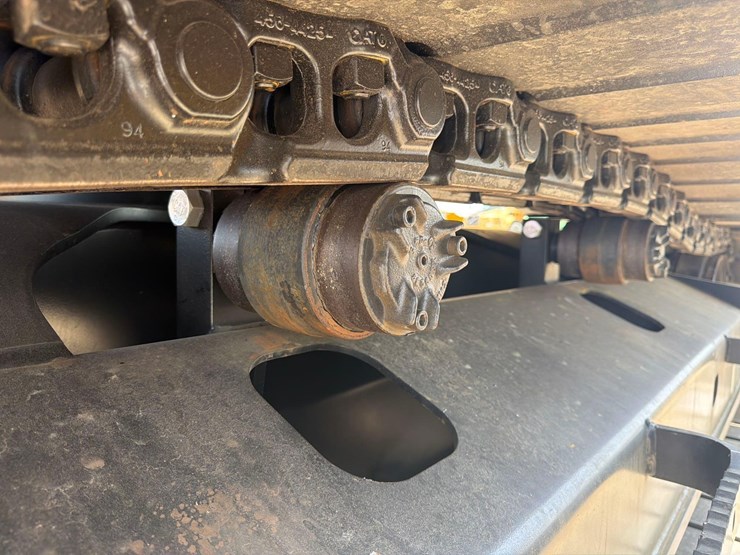 caterpillar-320-image-11