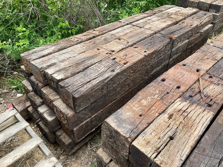 #3449-•-bundle-of-(16)-railroad-ties-image-2