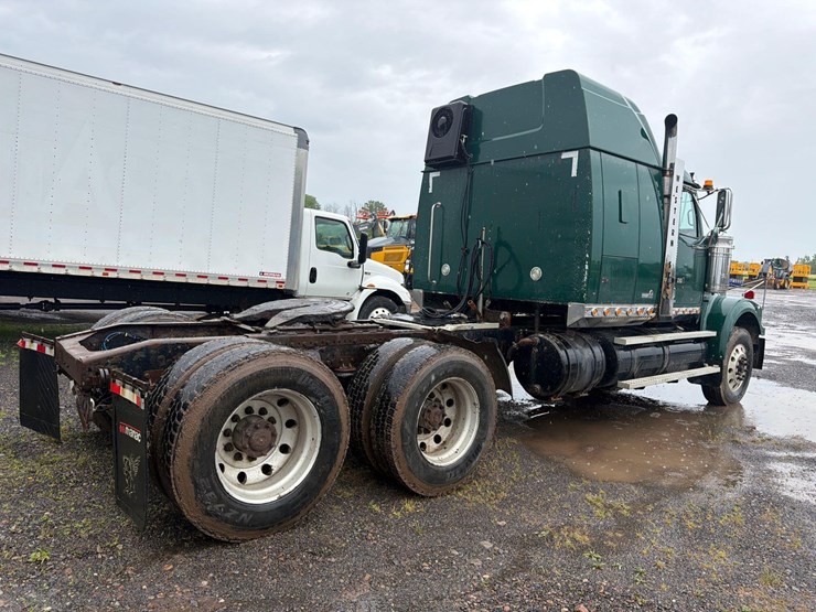 2016-western-star-4900sf-image-5