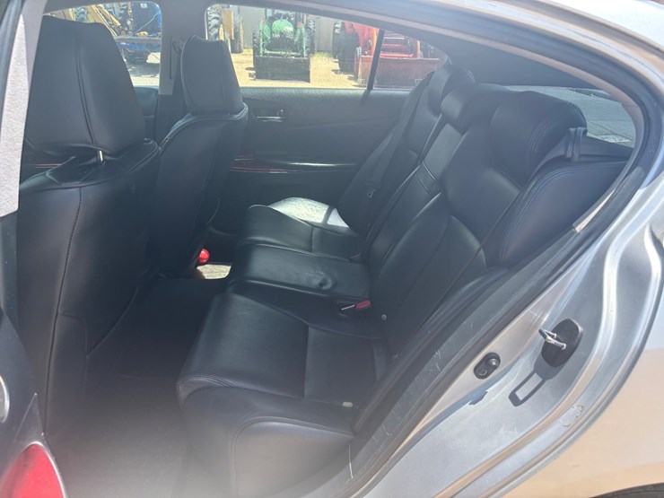#84005-•-2005-lexus-gs300-image-8