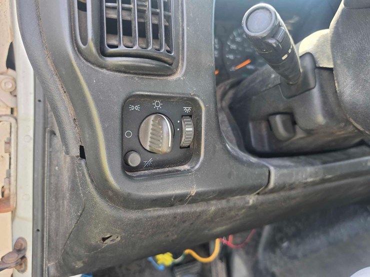 2003-gmc-topkick-c4500-image-16