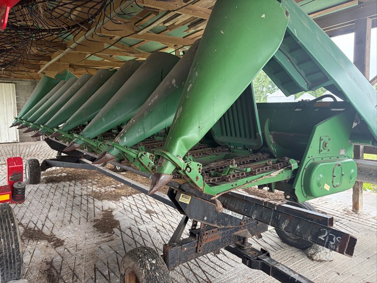 john-deere-8-image-8