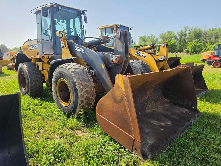 deere-624k-image-3