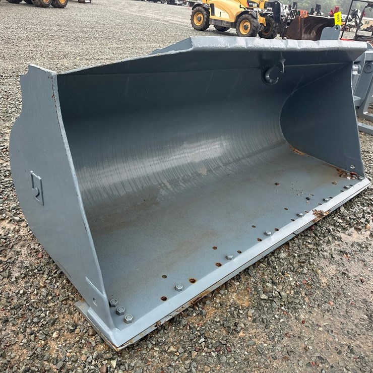 #5099 • Approx 120" Loader Bucket