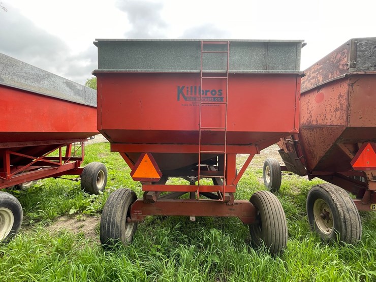 #8312-•-forage-king-73-10-feed-wagon-gravity-box-image-5