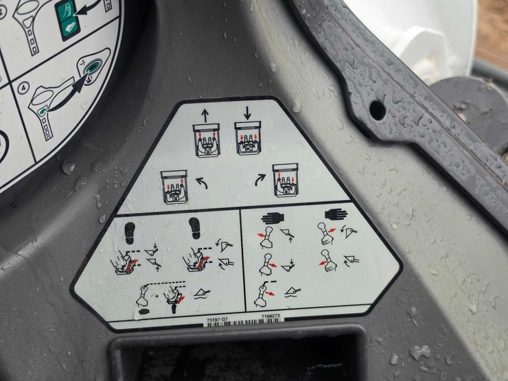 2024-bobcat-s590-image-23