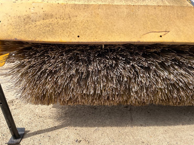 #3433-•-mb-tough-brush-broom-image-14