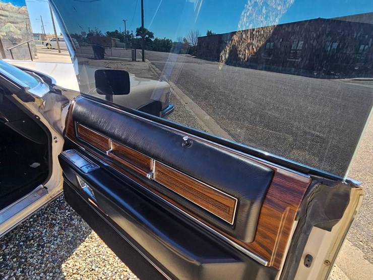 1976-cadillac-coupe-deville-image-17