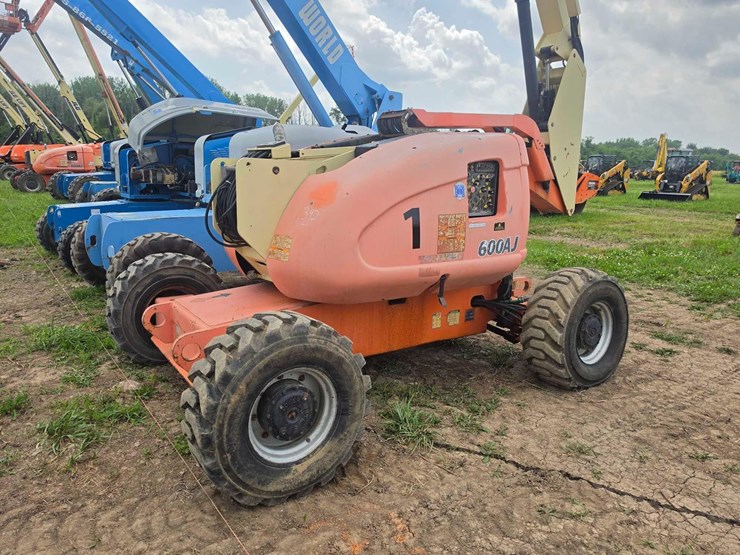 jlg-600aj-image-2