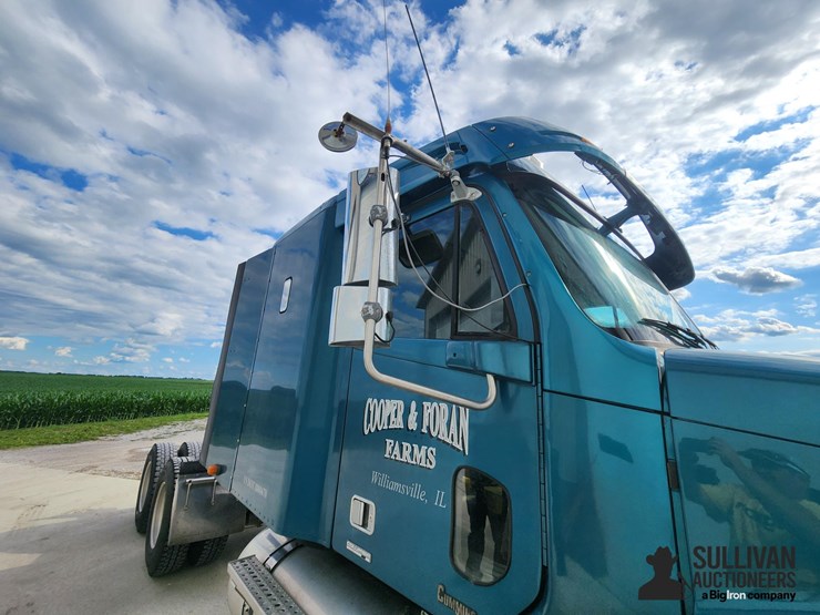 2001-freightliner-columbia-sleeper-truck-tractor-image-10