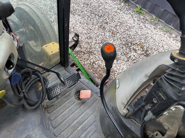 new-holland-t4030-image-24