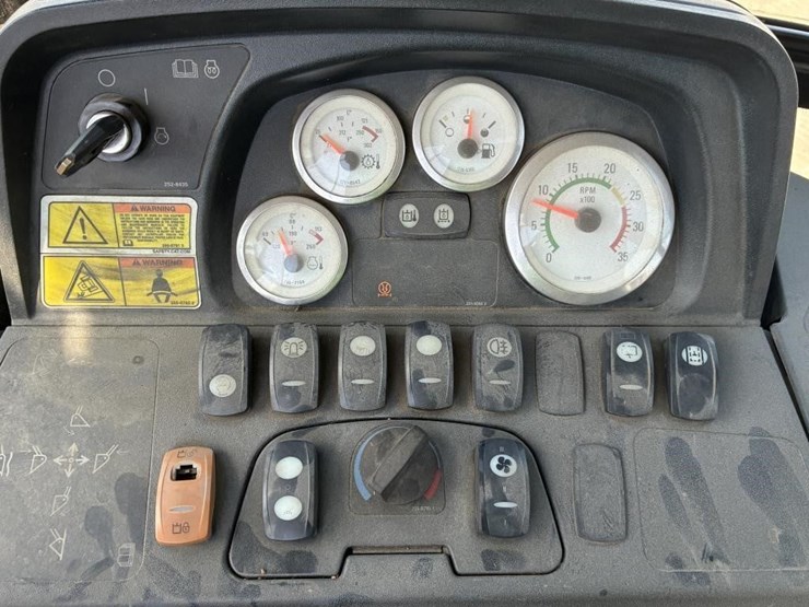 2014-caterpillar-430e-image-40