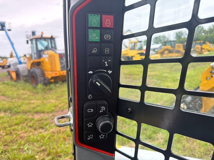 2023-bobcat-t66-image-23
