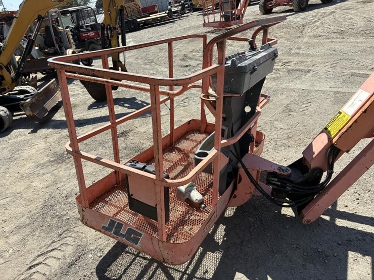 2005-jlg-600aj-image-8