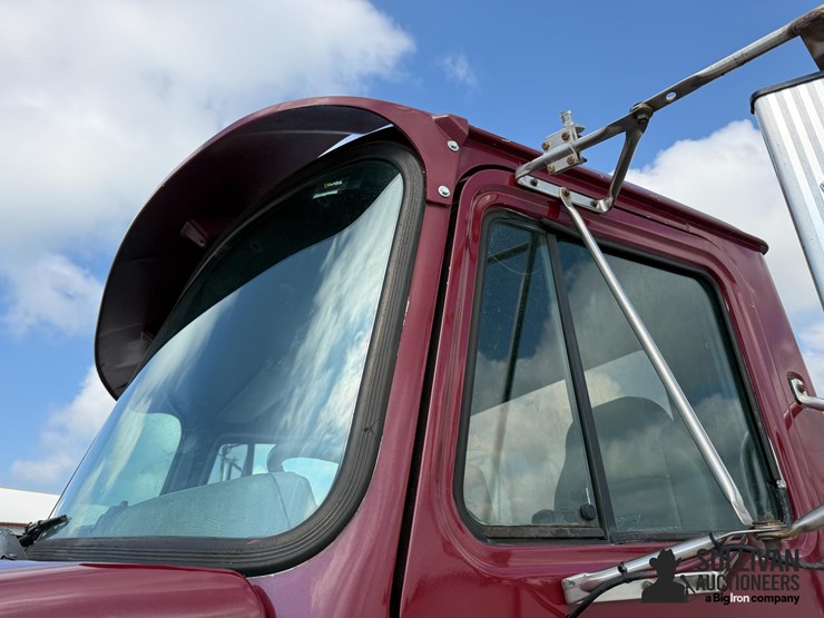 2000-mack-ch600-image-15