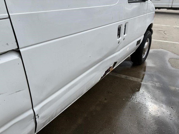 2001-ford-e250-image-9