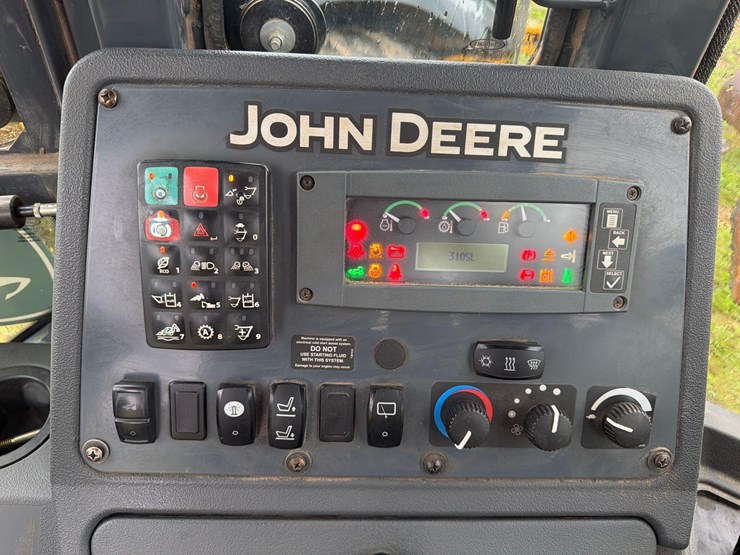 2021-john-deere-310-image-21