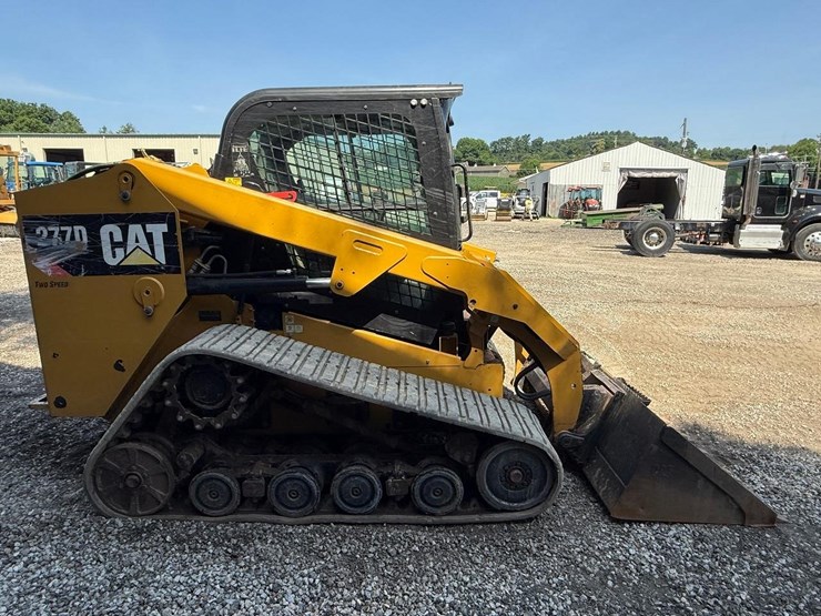 2015-caterpillar-277d-image-5