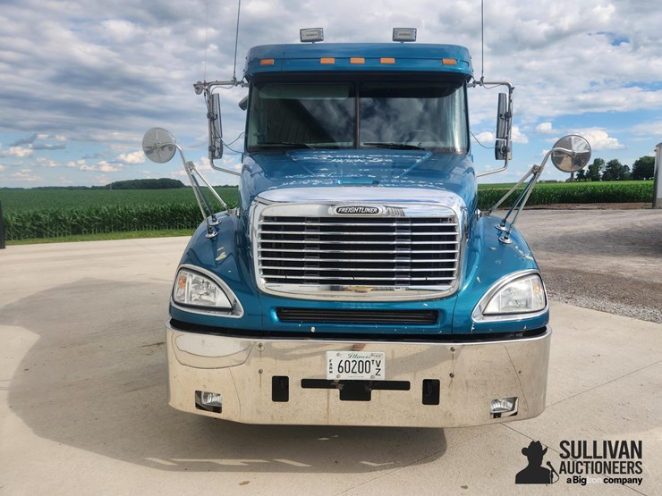 2001-freightliner-columbia-sleeper-truck-tractor-image-2
