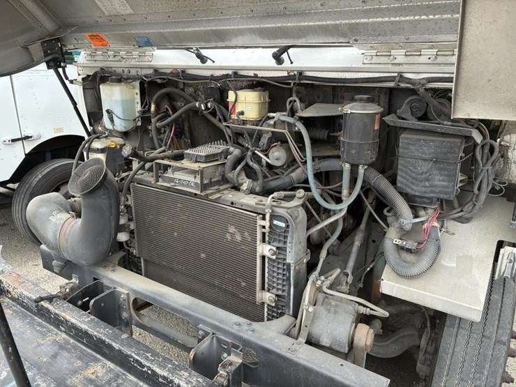 2008-workhorse-w62-image-10