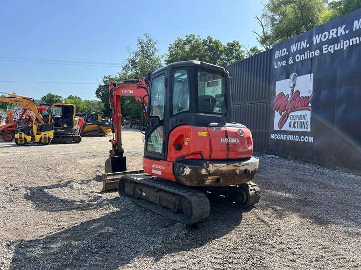 2020-kubota-kx040-4-image-4