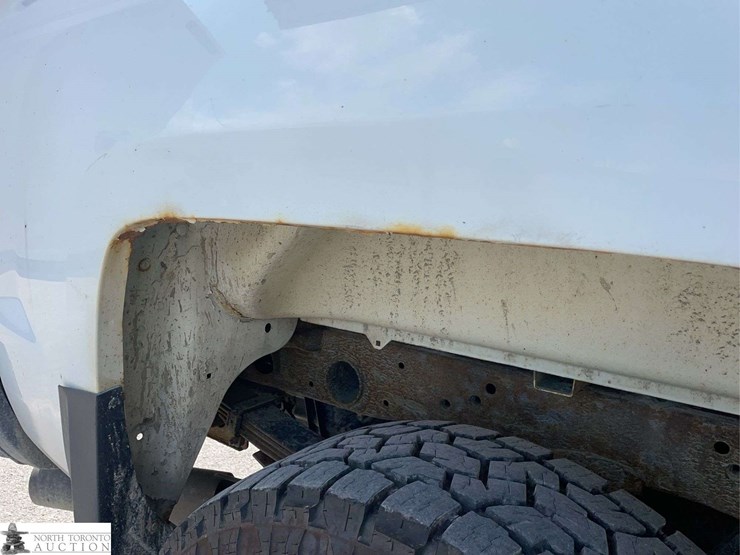 2019-chevrolet-silverado-2500hd-image-30