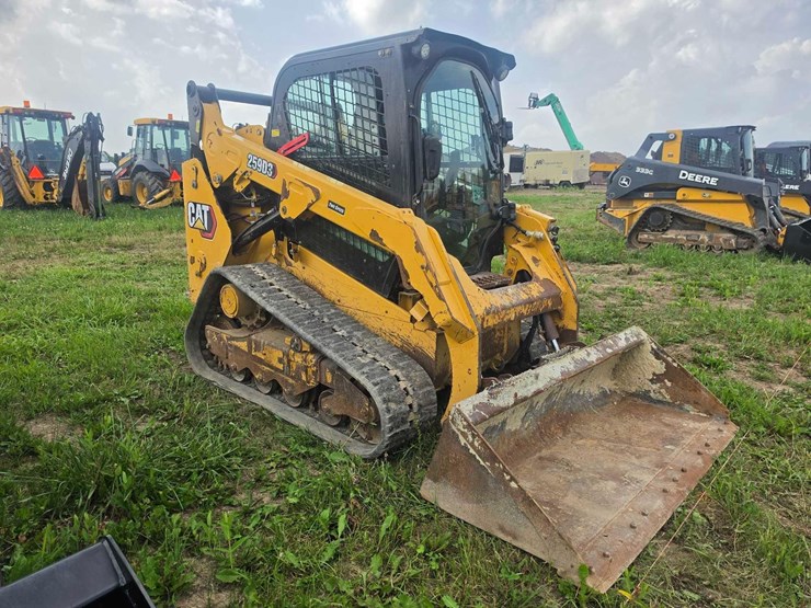 2020-caterpillar-259d3-image-4