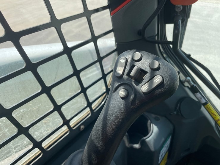 2024-bobcat-t66-image-38