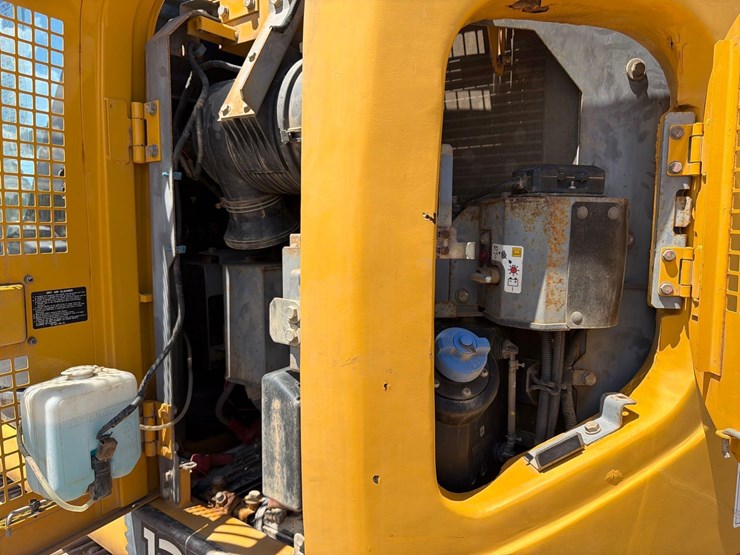 2019-deere-135g-image-12