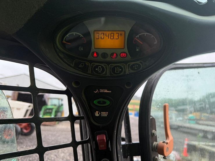 2020-bobcat-t595-image-29