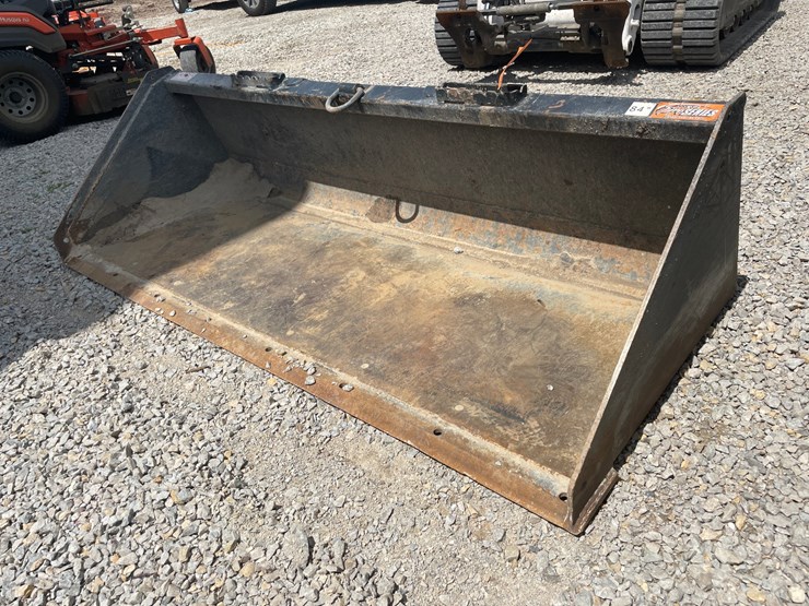 #4877-•-metz-pro-series-universal-mount-84"-bucket-image-1