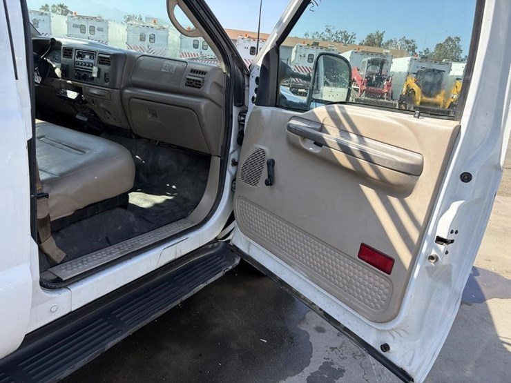 2002-ford-f350-image-12