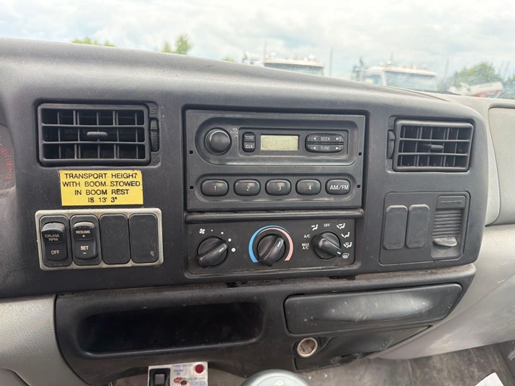 2006-ford-f750-image-17