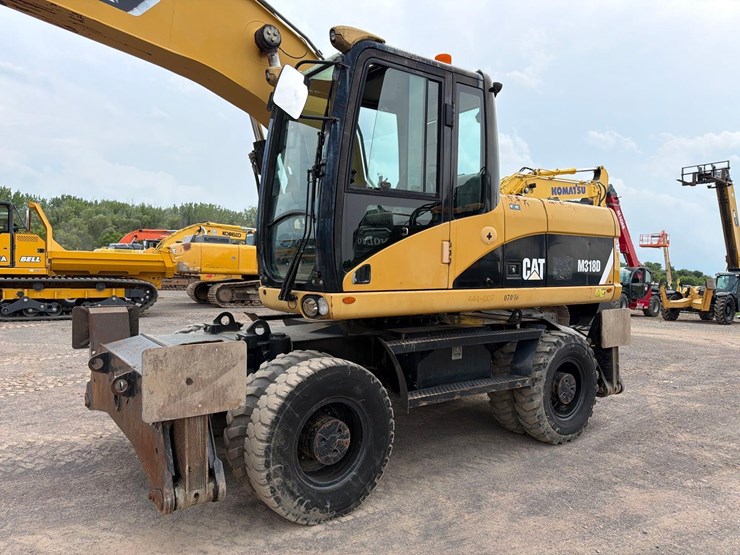 caterpillar-m318d-image-2