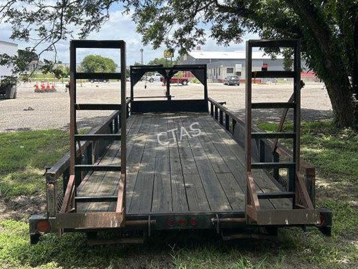 #36-•-2006-24'-r&d-flatbed-gooseneck-w/-5'-ramps-image-6