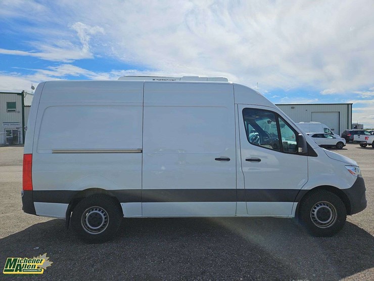 2020-mercedes-benz-sprinter-c240-turbo-diesel-cargo-van-image-8