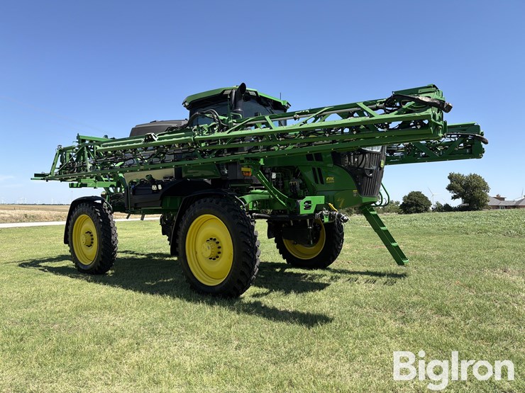 2024-john-deere-412r-image-3